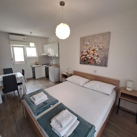 Apartmani Lisicina Оміш Екстер'єр фото