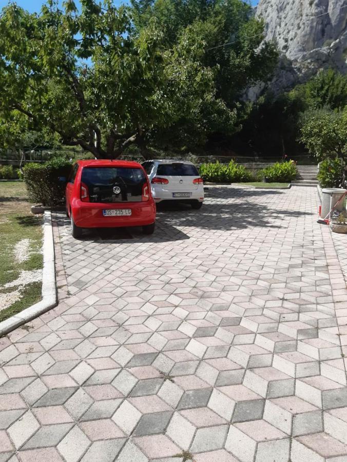 Apartmani Lisicina Оміш Екстер'єр фото