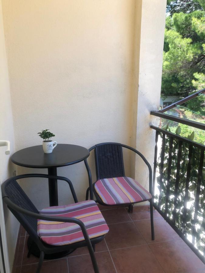 Apartmani Lisicina Оміш Екстер'єр фото