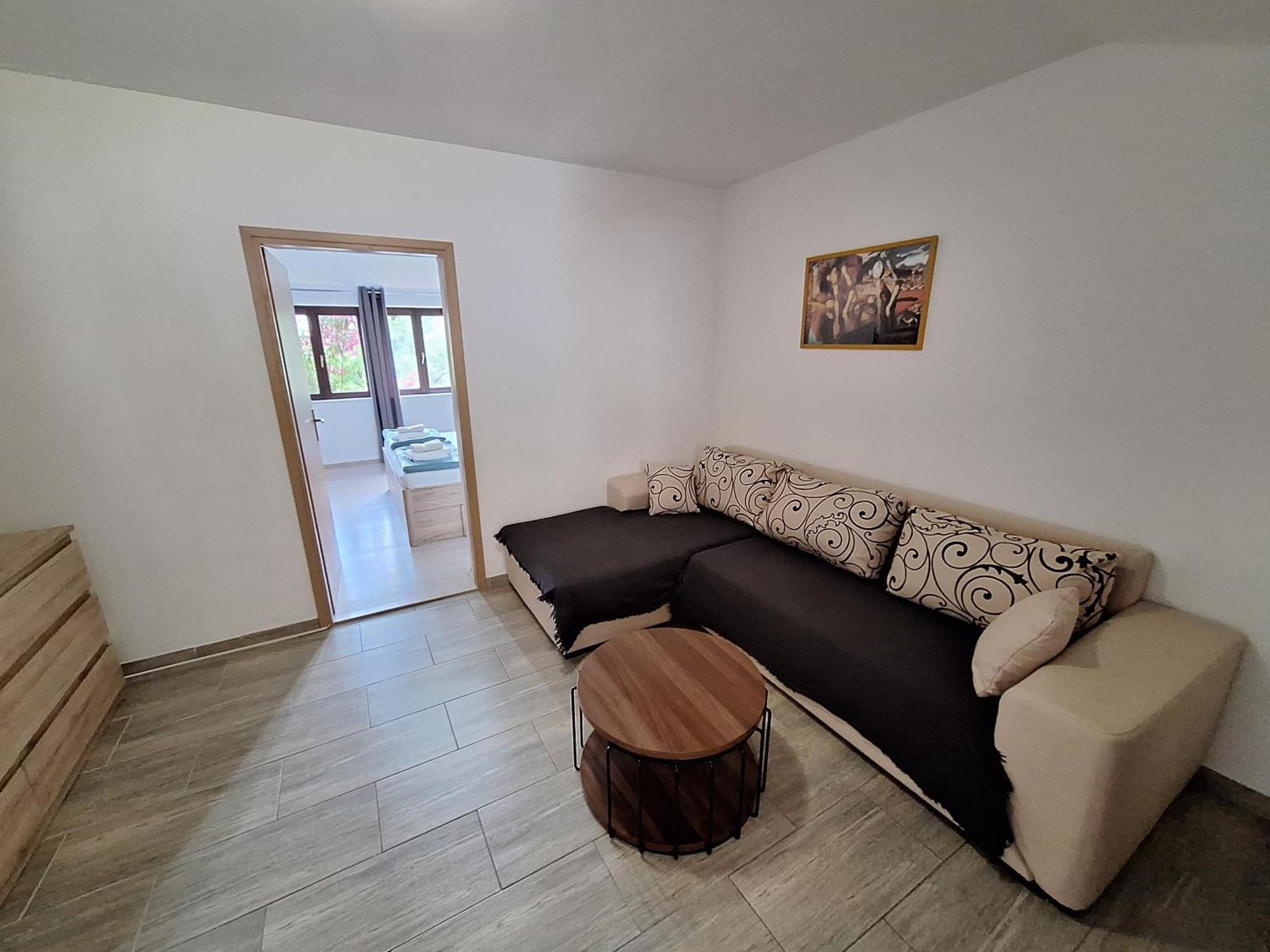 Apartmani Lisicina Оміш Екстер'єр фото