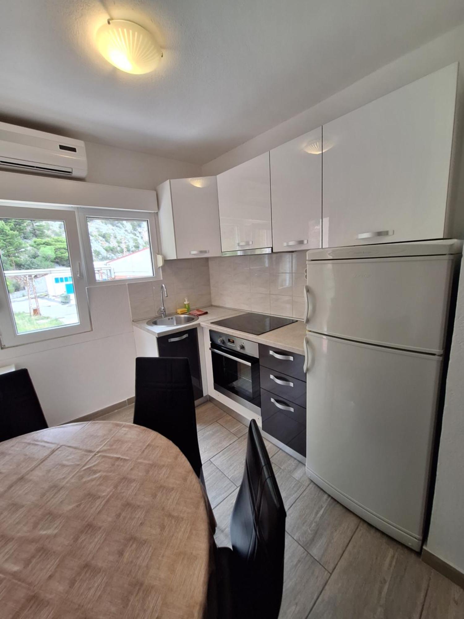 Apartmani Lisicina Оміш Екстер'єр фото